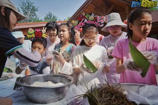 C罗对中国球迷真的是偏爱啊，又一个中国球迷圆梦